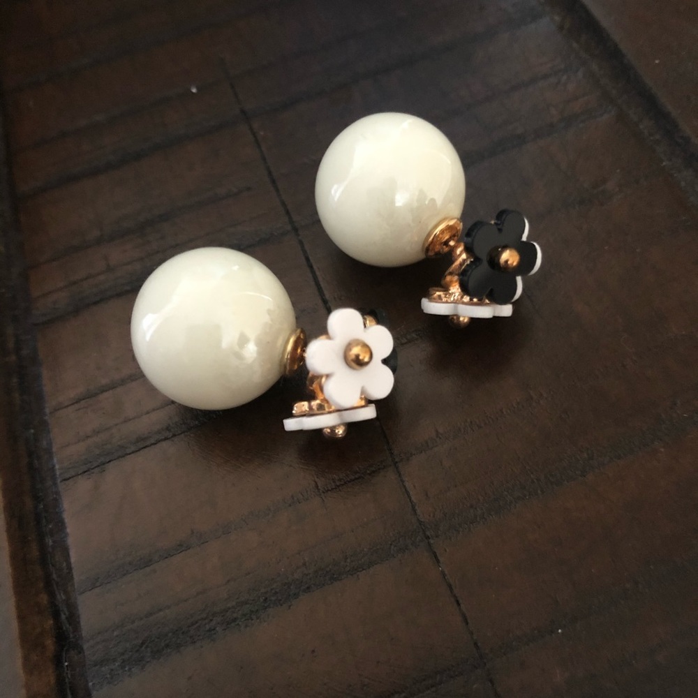 Marc by Marc Jacobs Daisy & Pearl Earring